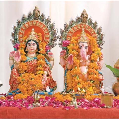 கேள்வி பதில் - கோபுரத்தைத் தரிசித்தால் போதுமா?