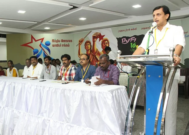 ``அரசுத்துறை வேலைவாய்ப்பை அழித்தொழிக்கும் தமிழக அரசு” -வாலிபர் சங்க மாநாட்டில் கண்டனம்