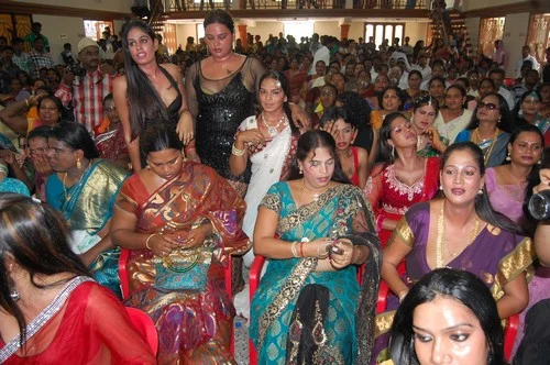 தர்மபுரி சாயாசிங் 'மிஸ் கூவாகம்' (படங்கள்)