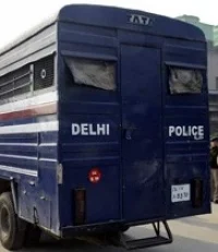 டெல்லியில் துப்பாக்கி-வெடிபொருட்கள் பறிமுதல்: தாக்குதல் சதி முறியடிப்பு!