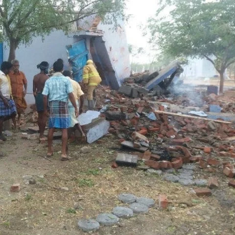 சிவகாசி பட்டாசு ஆலையில் வெடிவிபத்து: 5 தொழிலாளர்கள் பலி