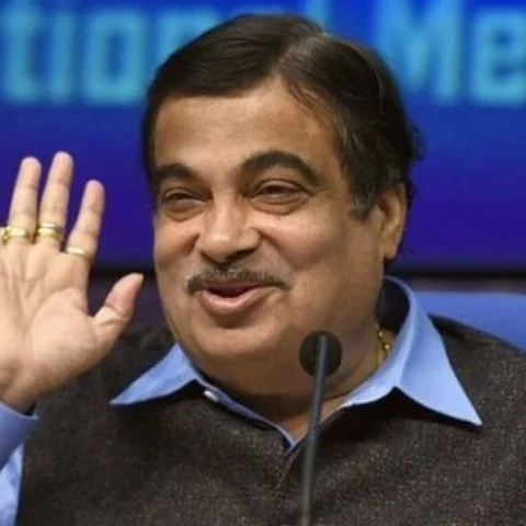 ‘தீர்வு தரமுடியவில்லையெனில் பிரச்னை செய்யாமல் இருங்கள்’ - யாரை சொல்கிறார் கட்கரி?
