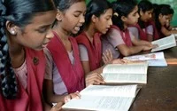 அரசு பள்ளியில் சேர்க்க பணமா? பெற்றோர்கள் கொதிப்பு