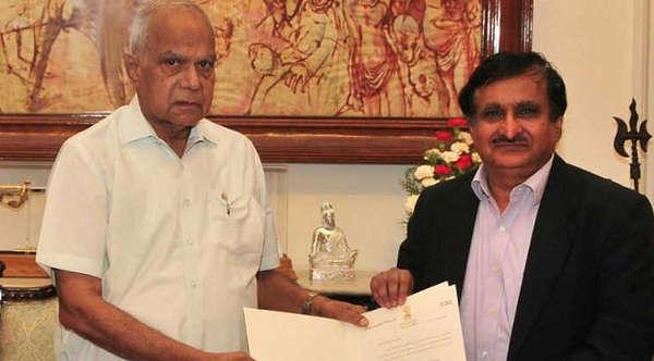 `தமிழர்களுக்கு எதிரான நடவடிக்கையை எடுத்து வருகிறார்' - ஆளுநர்மீது அ.தி.மு.க எம்.எல்.ஏ சரமாரி குற்றச்சாட்டு!