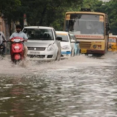 கனமழை எதிரொலி: சென்னையில் போக்குவரத்து நெரிசல்!