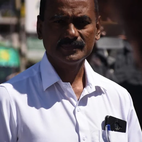 `உரிய ஆவணம் இல்லை, போய் எடுத்துட்டு வாங்க!'- கமல் கட்சி வேட்பாளரை திருப்பி அனுப்பிய அதிகாரிகள்