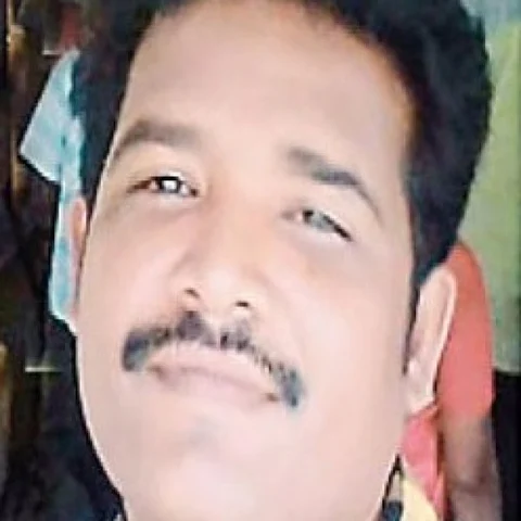 கம்பி எண்ண வைத்த காதல் ரோஜா; வசமாகச் சிக்கிய ஆசிரியர்