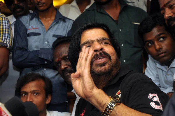 சிம்புவுக்கு எப்போது 'டும் டும் டும்'... பதில் அளித்தார் டி.ஆர்!
