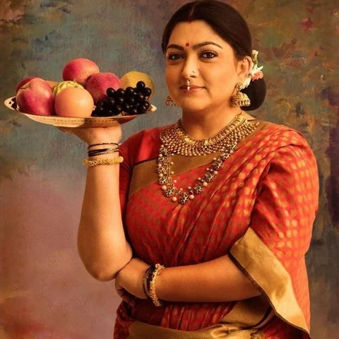 “சினிமாவுல நூற்றுக்கணக்கான கெட்டப் போட்டிருந்தாலும்... இந்தக் காஸ்ட்யூம்தான் பெஸ்ட்!” நடிகை குஷ்பு