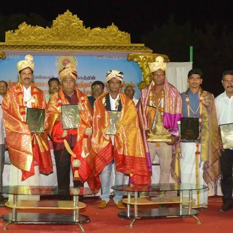 “பெருந்தச்சன்… பெருந்தமிழன்… மாமல்லன்…” மண் மணக்கும் மல்லை விருதுகள்!