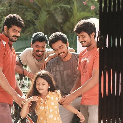 `நாலு பசங்க ஒண்ணு சேர்ந்தா எதப் பத்திப் பேசுவாங்க..?’ - ‘மாயபிம்பம்’ டீசர்