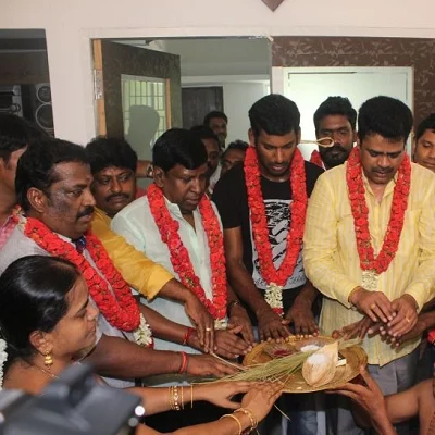 '’நல்லா இருக்கு நியாயம் உன் சீலைல போச்சாம் சாயம்...!'’ வடிவேலுவின் அரசியல் வெடி