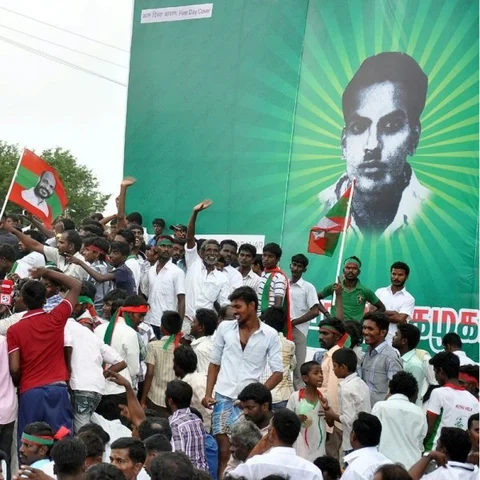 பரமக்குடியில் பறிமுதல் செய்யப்பட்ட 280 வாகனங்களை விடுவிக்க கோரிக்கை!