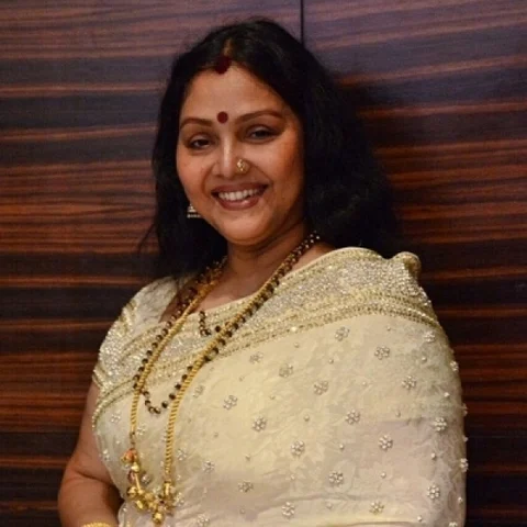 ‘‘சசிகலாவை சின்னம்மா என்று அழைக்கச் சொன்னது உறுத்தியது!’’ - கொதிக்கும் பாத்திமா பாபு