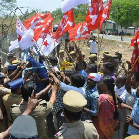 ஶ்ரீரங்கத்தில் டாஸ்மாக் கடைக்கு எதிராக பொங்கிய பொதுமக்கள்!
