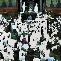 மக்களவை திங்கட்கிழமை வரை ஒத்திவைப்பு!