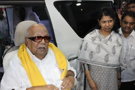 இயக்குநர் பாலசந்தர் மறைவு: கருணாநிதி, வைகோ உள்ளிட்ட தலைவர்கள் அஞ்சலி!