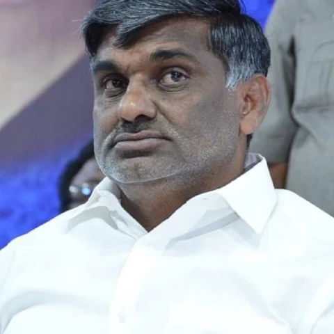 `ரூ.300 கோடி நில விவகாரத்தில் தொடர்பில்லை!’ - உறுதிமொழி பத்திரம் தாக்கல் செய்த அமைச்சர் வீரமணி