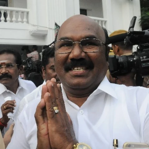 `உங்களால் இல்லை; கனிமொழியால்தான் மீண்டோம்’ - ஜெயக்குமாரை நிராகரித்த நெல்லைத் தொழிலாளிகள்!