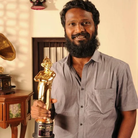 " 'எக்ஸ்கியூஸ் மீ பாலுமகேந்திரா' முதல்... `மூணே நாள் ஒடுற கதை சொல்லட்டுமா?' வரை... வெற்றிமாறன் ரூட்!" #HBDVetrimaran