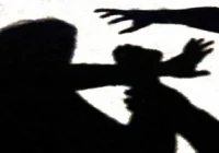 எனக்கு எய்ட்ஸ்...விட்டுருங்கடா!':காமுகர்களிடமிருந்து தப்பித்த இளம்பெண்!