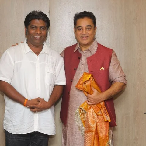 “நாடகத்துறையில் 25 வருடம்... கமலுடன் 10 வருடம்... சர்வதேச விருது..!” - மகிழ்ச்சியில் நடிகர் சண்முகராஜன்