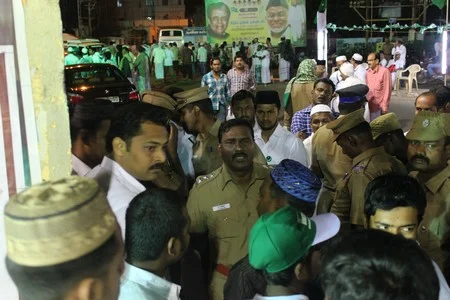 தி.மு.க. கூட்டணியில் நீடிப்பது ஏன்? காதர் மொய்தீன் விளக்கம்