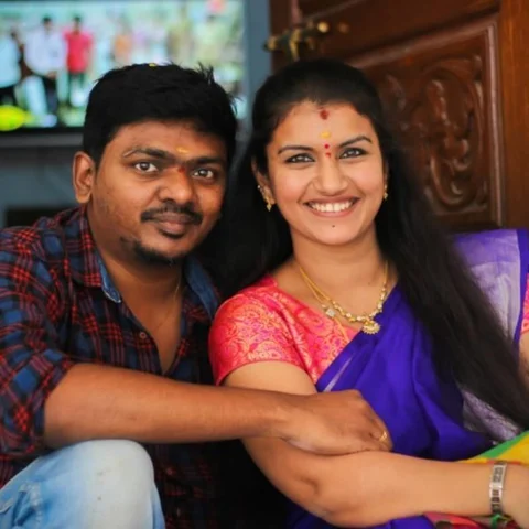 ``காதல் கணவரை `டிக் டாக்'ல நடிக்க வைக்க நான் பட்ட பாடு இருக்கே...!" - `ராஜா ராணி' ஶ்ரீதேவி