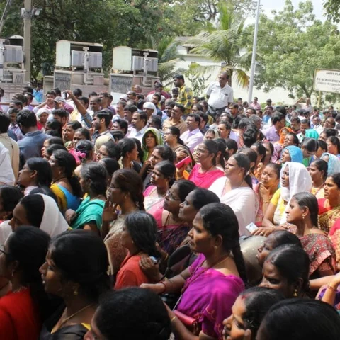 `அரசே கற்றுக்கொடுக்குது; இது சரியல்ல!' - ஆதங்கப்படும் அரசுப் பள்ளி ஆசிரியை #jactogeo