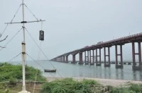 பாம்பனில் புயல் எச்சரிக்கை கூண்டு!