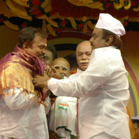 ``ஜனங்க என்னையே கேப்டனா நம்பி பேசும்போது கஷ்டமா இருக்கும்" - 'விஜயகாந்த்' நாராயணன்