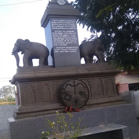 வீரத்திற்கு வித்திட்ட புலவர் மாசாத்தியார்...! கேட்பாரின்றிக் கிடக்கும் நினைவிடம் !?