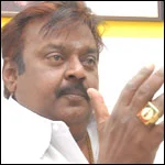 பத்திரிகையாளர்களிடம் பாய்ந்த விஜயகாந்த்!