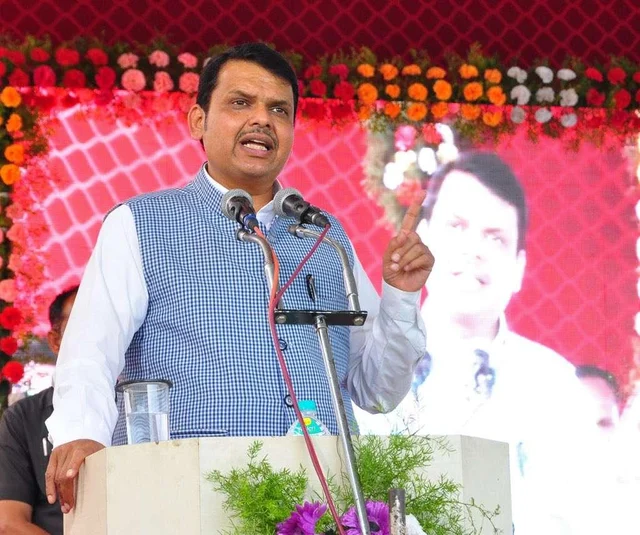 விவசாயிகள் எதிர்ப்பால் ரீஃபைனரி திட்டத்தைக் கைவிட்ட மகாராஷ்டிர அரசு!