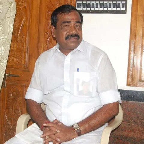 மேலும் 3 எம்.எல்.ஏக்களுக்குச் சிக்கல்! - சபாநாயகருக்குப் பரிந்துரை செய்த அரசு கொறடா