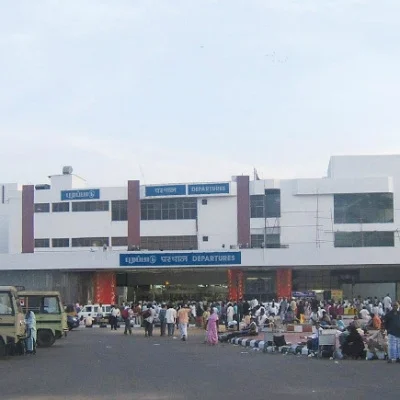 சென்னை விமான நிலையத்தில் 74-வது முறையாக கண்ணாடி உடைந்தது