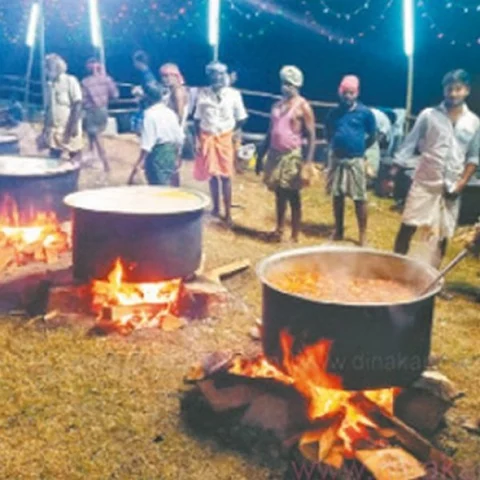 200 ஆடுகள், 250 சேவல்கள்... காலையிலேயே `கமகம’ மட்டன் பிரியாணி வழங்க தயாராகும் வடக்கம்பட்டி!
