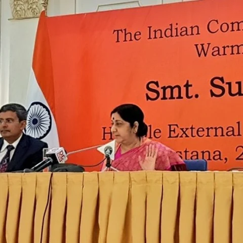 ‘நேரு முதல் மன்மோகன் சிங் வரை யாரும் செய்யாததை மோடி செய்துள்ளார் ’ - சுஷ்மா பெருமிதம்!