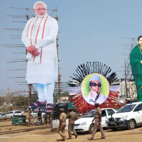 தே.மு.தி.க இடத்தில் பறக்கும் அ.தி.மு.க கொடி! - மோடி வருகையால் ஏற்பாடுகள் தீவிரம்