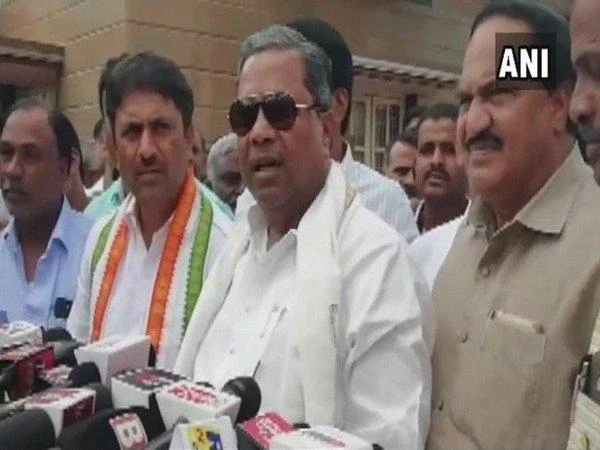 `அவர் எனக்கு சகோதரி போன்றவர்!’ - சர்ச்சைக்குப் பின் விளக்கமளித்த சித்தராமையா