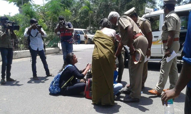 முதலமைச்சர் வருகையின்போது போராடிய 8 மாணவர்கள் கைது!