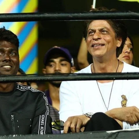 `அட்லீ என்ன உங்கள மாதிரி வெட்டியா இருக்குறாரா?' – ட்ரோல் செய்தவர்களைக் கதறவிட்ட விஜய் ரசிகர்கள்