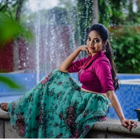 ''ஸ்கர்ட் அண்டு கிராப் என் ஃபேவரைட்!'' - 'ஈரமான ரோஜாவே' பவித்ராவின் ஃபேஷன் பக்கங்கள்