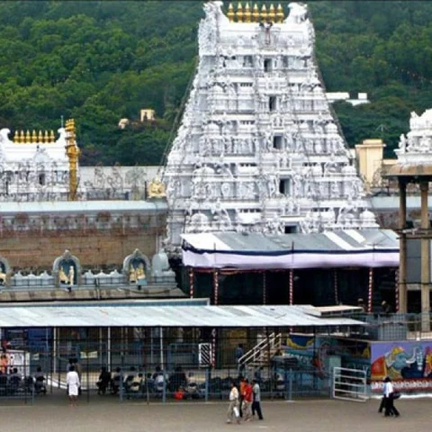 நாளை சந்திர கிரகணம்... திருப்பதியில் 5 மணி நேரம் மட்டுமே அனுமதி #Tirupati