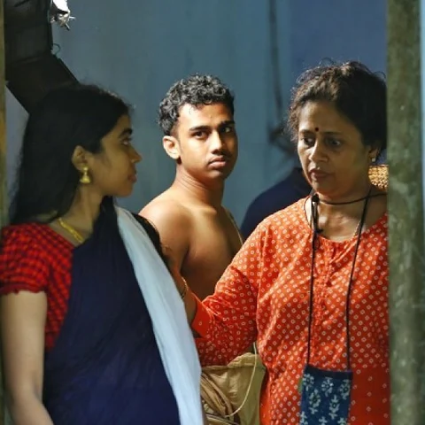 "டி.வி. ஷோல பேசுனா கேவலம்... ஶ்ரீரெட்டிக்குக் குரல் கொடுத்தா அக்கறையா?" - லட்சுமி ராமகிருஷ்ணன்