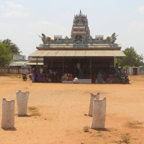 அதே கோயில்கள்... அதே சென்டிமென்ட்... - தம்பிதுரை வழியில் ஜோதிமணி