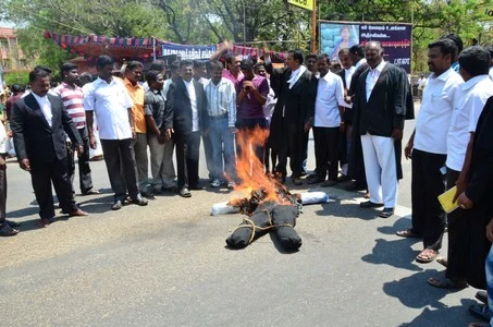 ராஜபக்சேவுக்கு தூக்கு தண்டனை: சர்வதேச மாதிரி நீதிமன்றம் தீர்ப்பு !