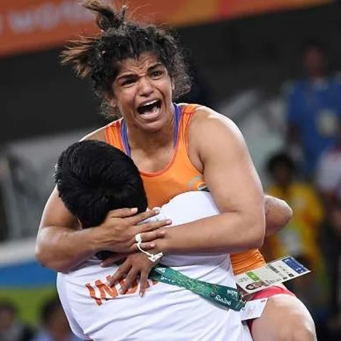 யார் இந்த சாக்ஷி மலிக்? - #RealHeroineSakshiMalik