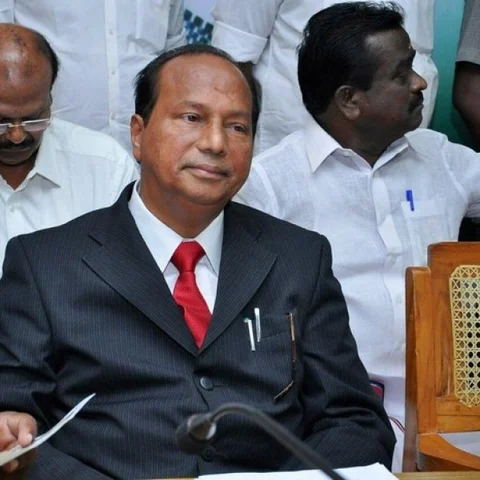 `கற்பனை அல்ல; செல்லதுரை பின்னணி அப்படிப்பட்டது' - நிர்மலா தேவி விவகாரத்தில் எச்சரிக்கும் ராமதாஸ்