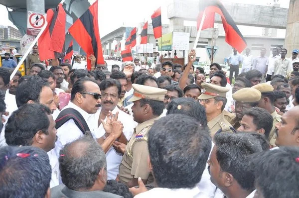 சென்னை விமான நிலையத்தில் நடந்தது என்ன? வைகோ விளக்கம்